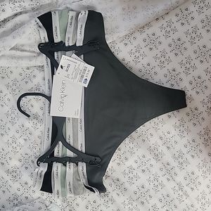 4 Calvin Klein sz large thongs